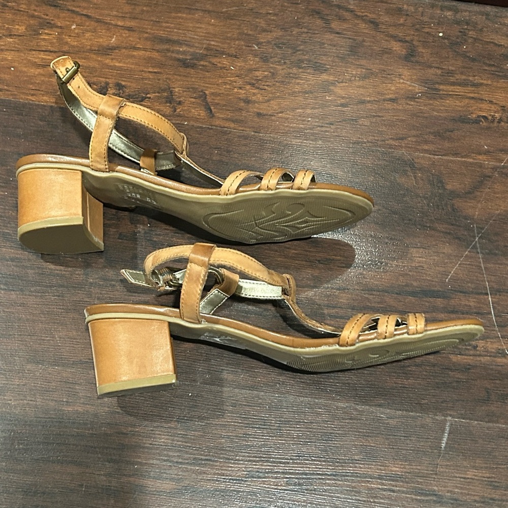 White Mountain tan kitten block heel sandal - Picture 3 of 6